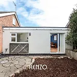 Bright And Warm 1-Bed Annexe In West Bridgford, Nottingham By Renzo, Free Driveway Parking!